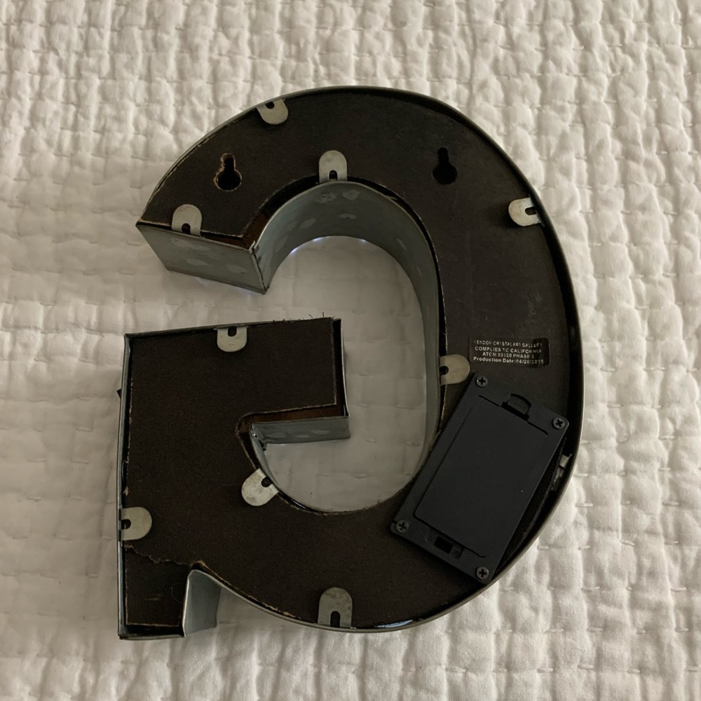 CAPITAL “G” WITH LIGHTS - Picture 3 of 4